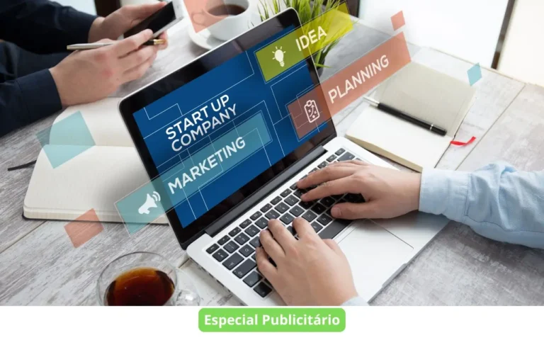 Computador com gráficos de planejamento, destacando ideias, marketing e inovações para empresas de pequeno e médio porte.